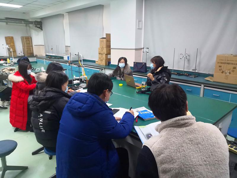 12月22日上午，汪洋主任跟岗观摩课后参加研讨活动_副本.jpg