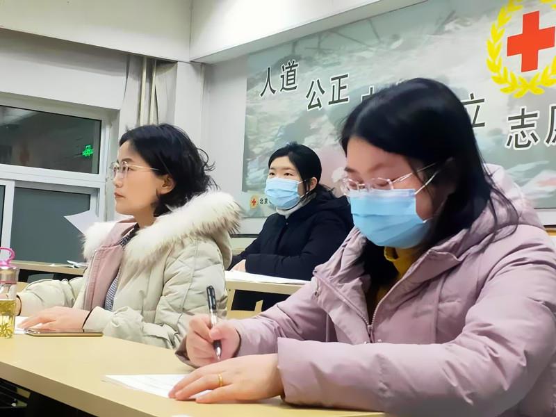 12月16日上午，方琦老师观摩北京市丰台区公开课2_副本.jpg