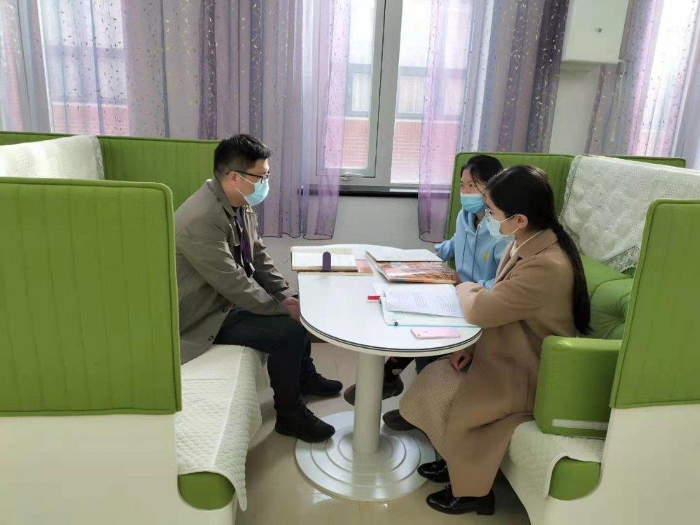 许发老师参加历史组备课活动.jpg